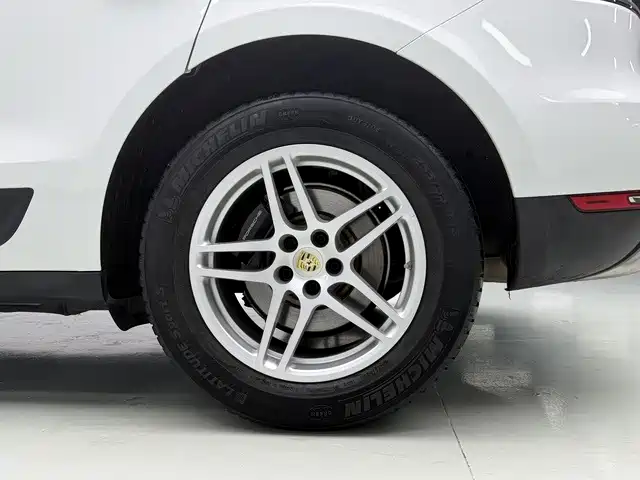 Porsche Macan — миниатюра 14