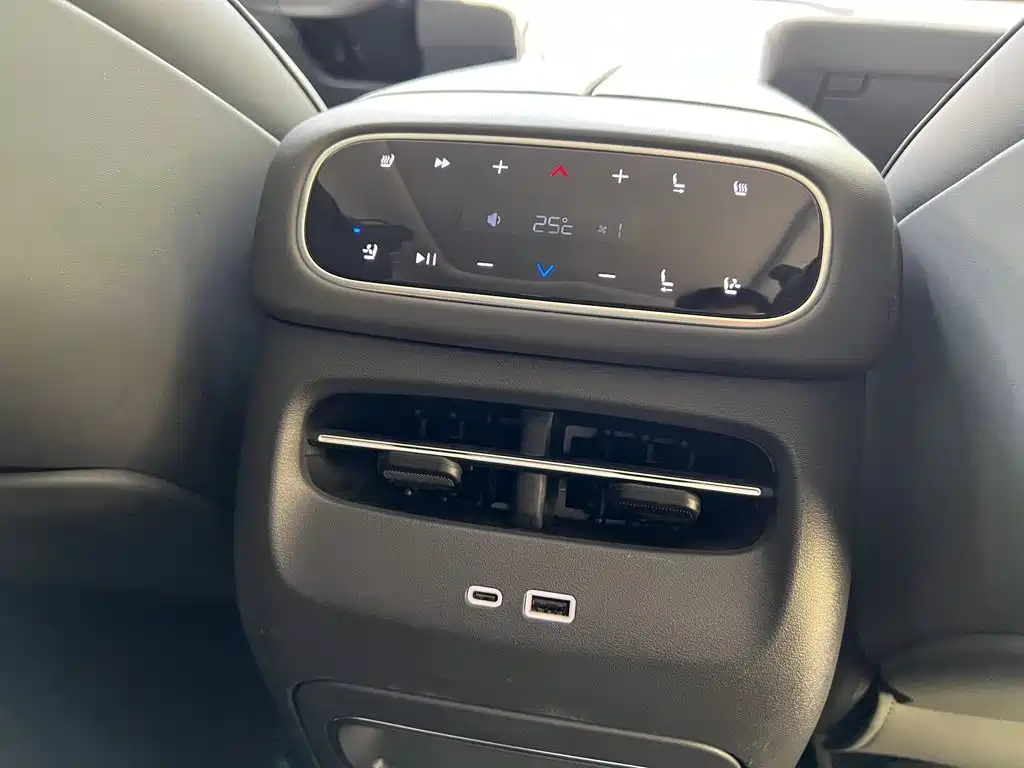 Leapmotor Leapmotor C11 — миниатюра 11