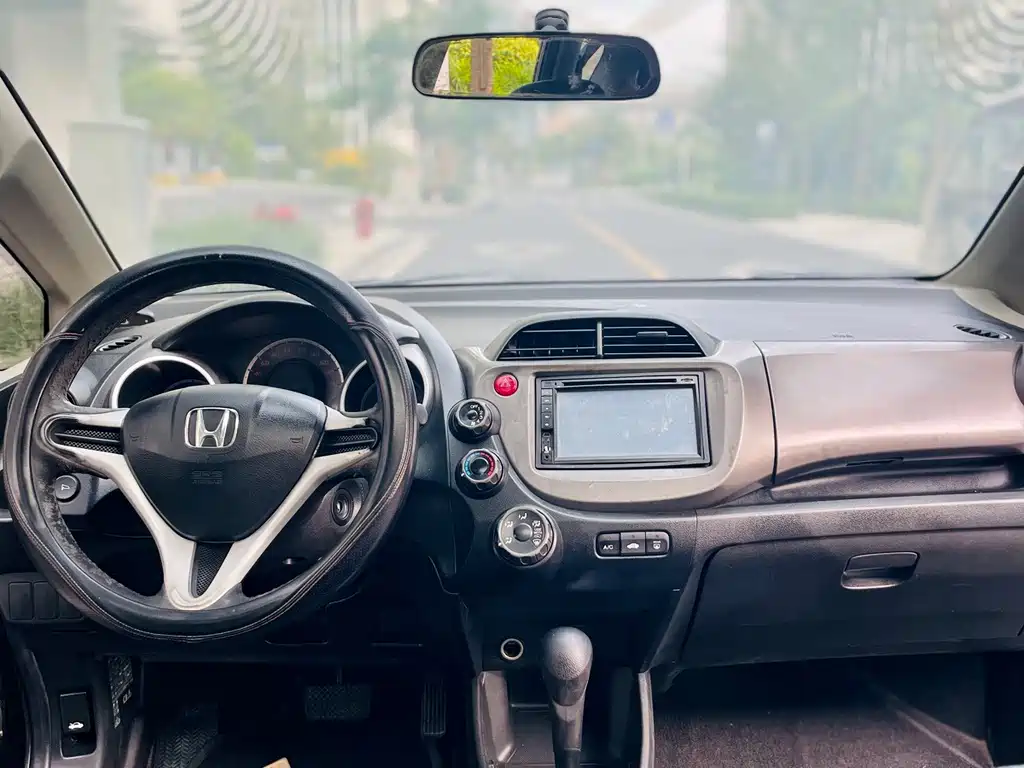 Honda Fit — миниатюра 10