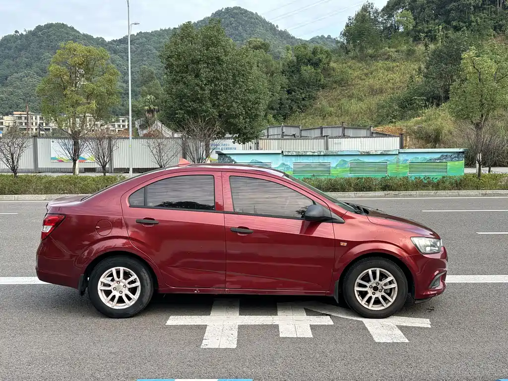 Chevrolet Aveo — миниатюра 3