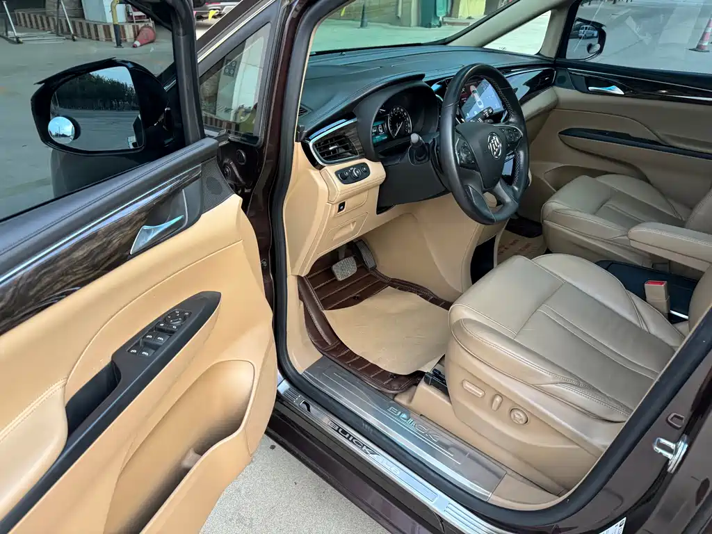 Buick GL8 — миниатюра 2