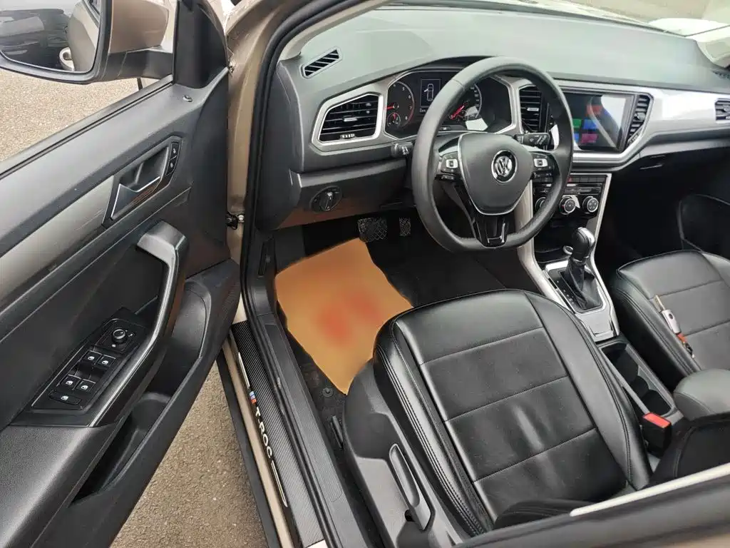 Volkswagen T-Roc — миниатюра 13