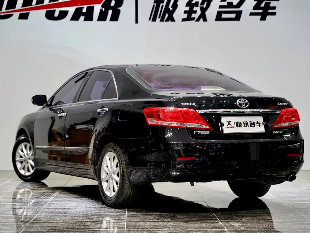 Toyota Camry — миниатюра 4