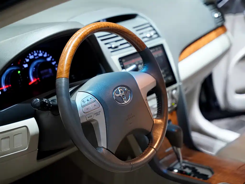 Toyota Camry — миниатюра 11