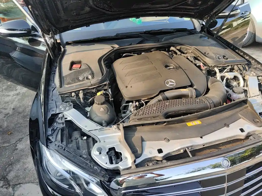 Mercedes-Benz E-Class — миниатюра 20