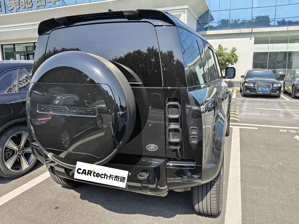 Land Rover Defender — миниатюра 3