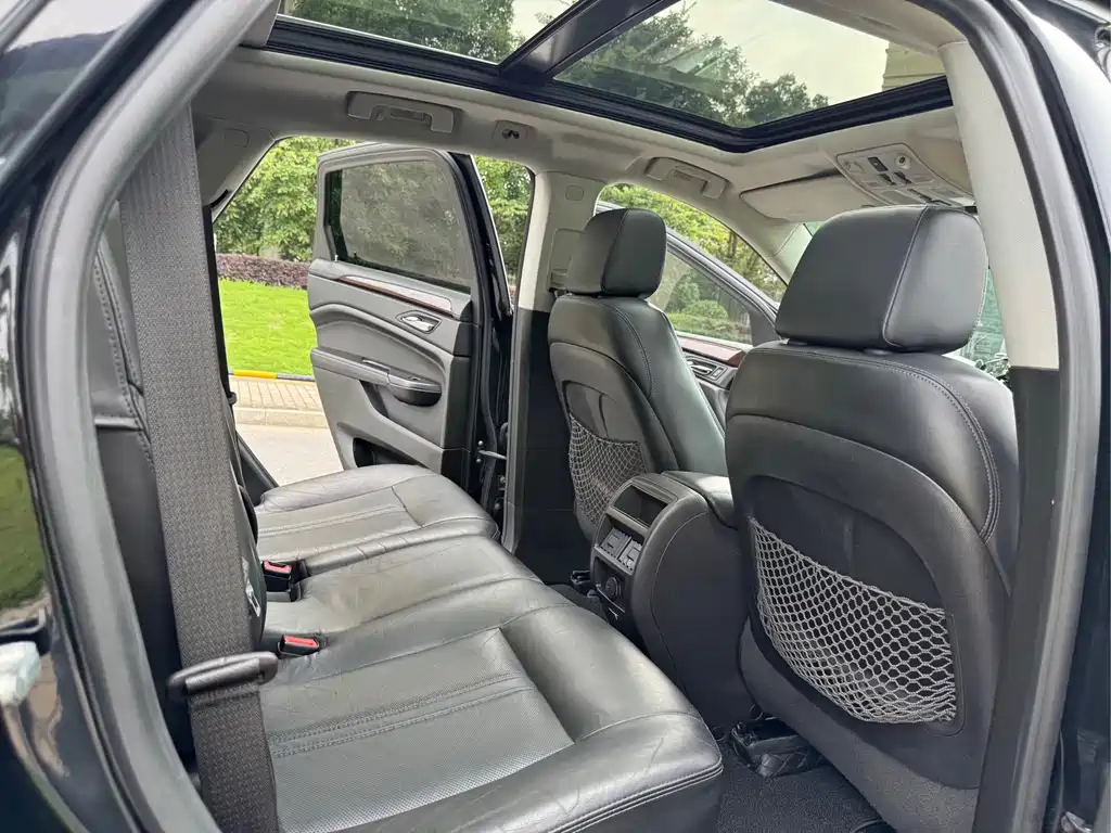 Cadillac SRX — миниатюра 7