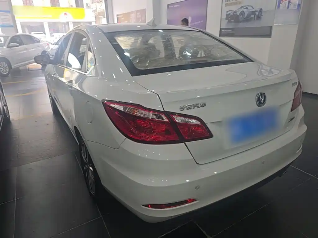 Changan Eado — миниатюра 5