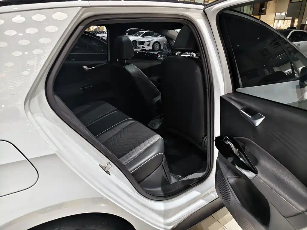 Volkswagen ID.3 — миниатюра 12