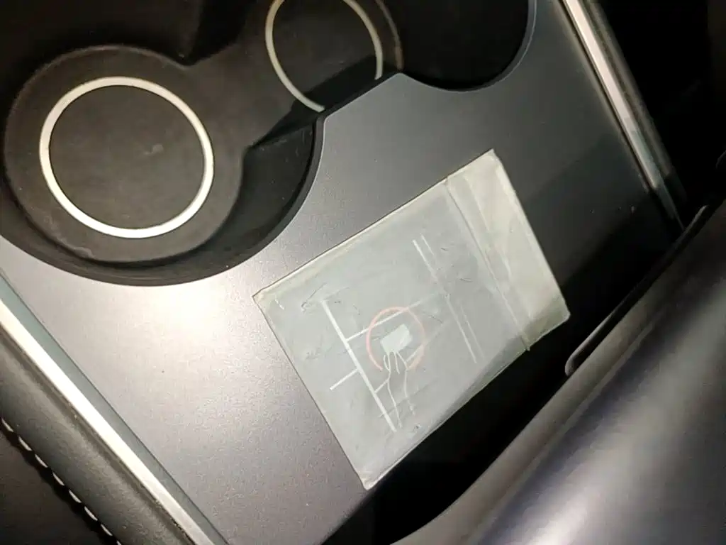 Tesla Model Y — миниатюра 9