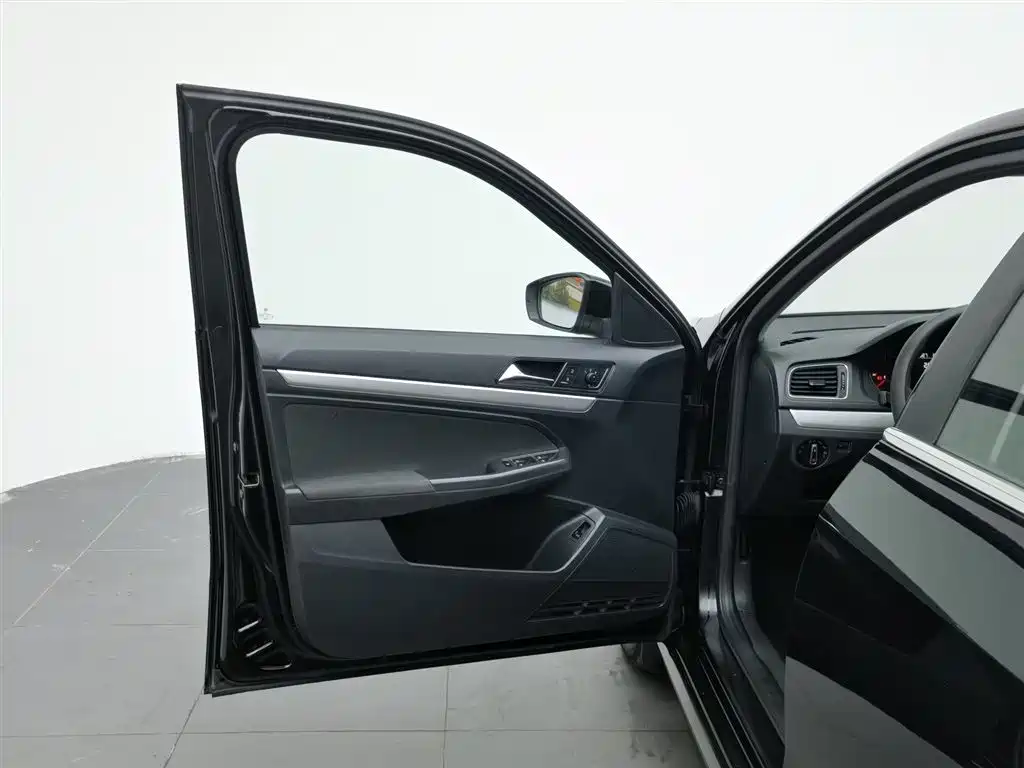 Volkswagen Lavida 2017 1.6L AT