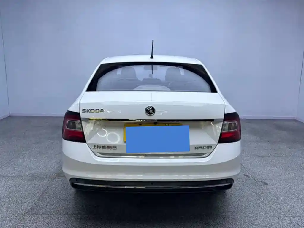 Skoda Rapid — миниатюра 7