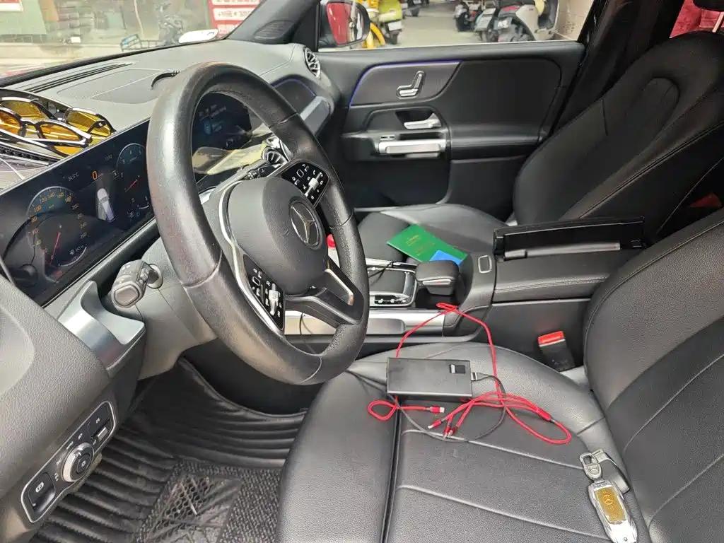 Mercedes-Benz GLB — миниатюра 8