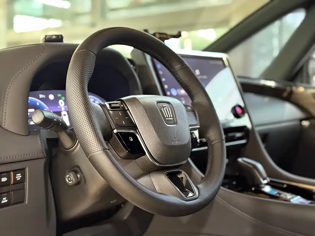 Toyota Vellfire — миниатюра 7