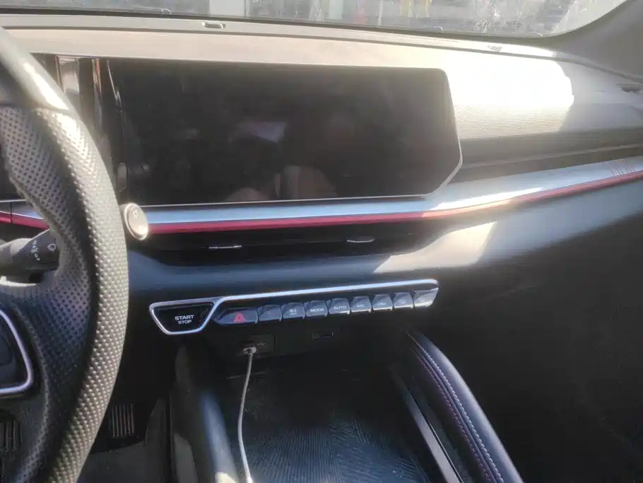 Geely Binyue — миниатюра 13