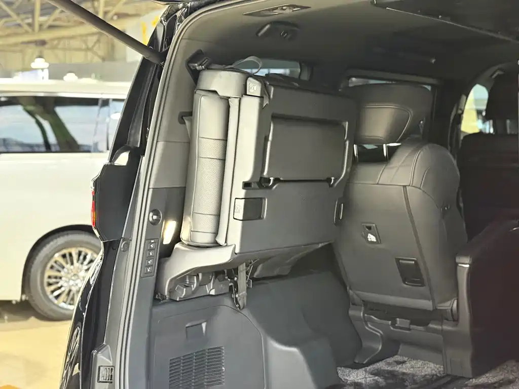 Toyota Vellfire — миниатюра 21