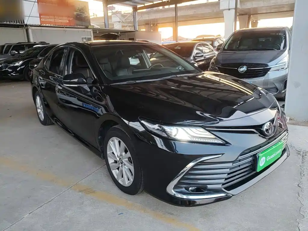 Toyota Camry — миниатюра 4