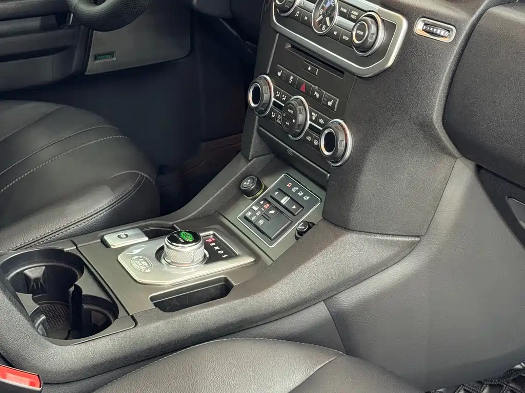 Land Rover Discovery — миниатюра 9