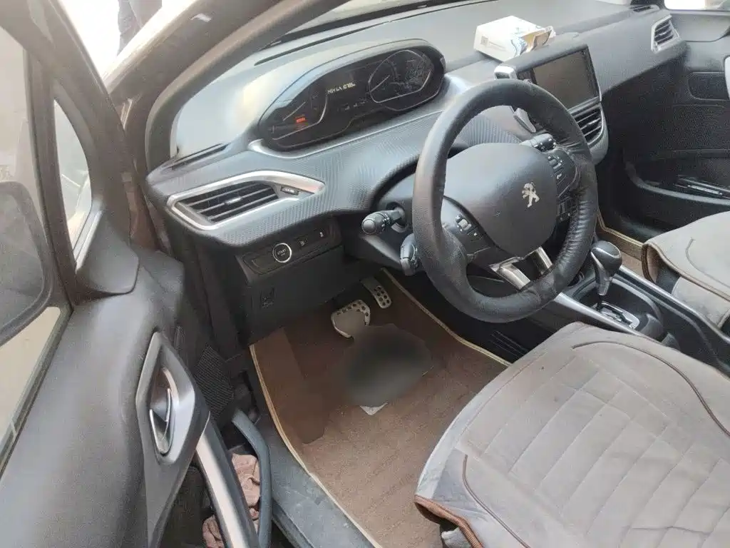 Peugeot 2008 — миниатюра 12