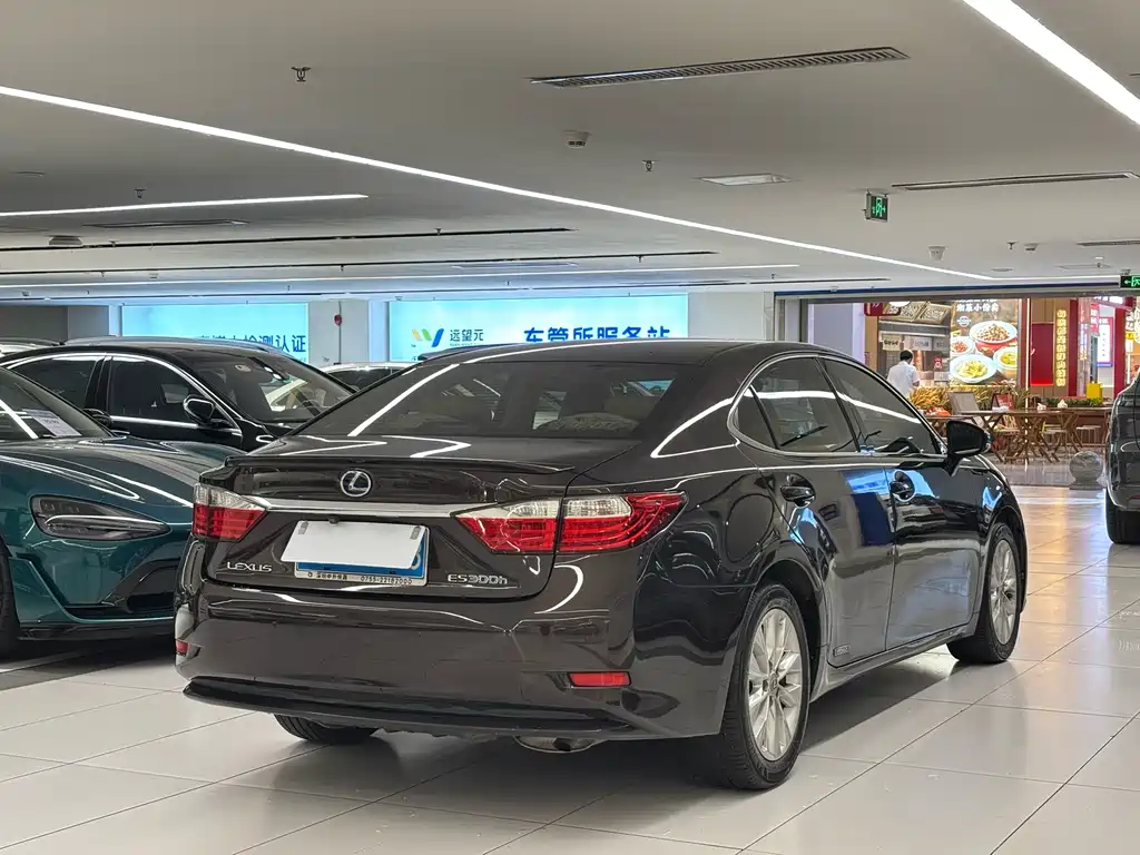 Lexus ES — миниатюра 4