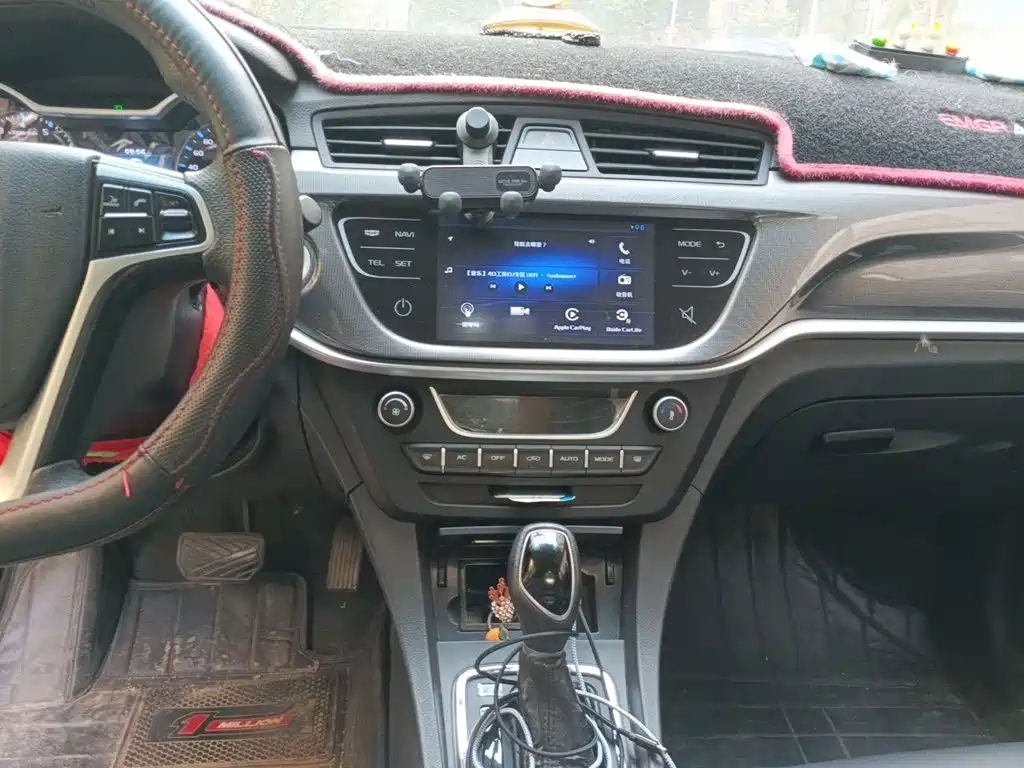 Geely Emgrand — миниатюра 6