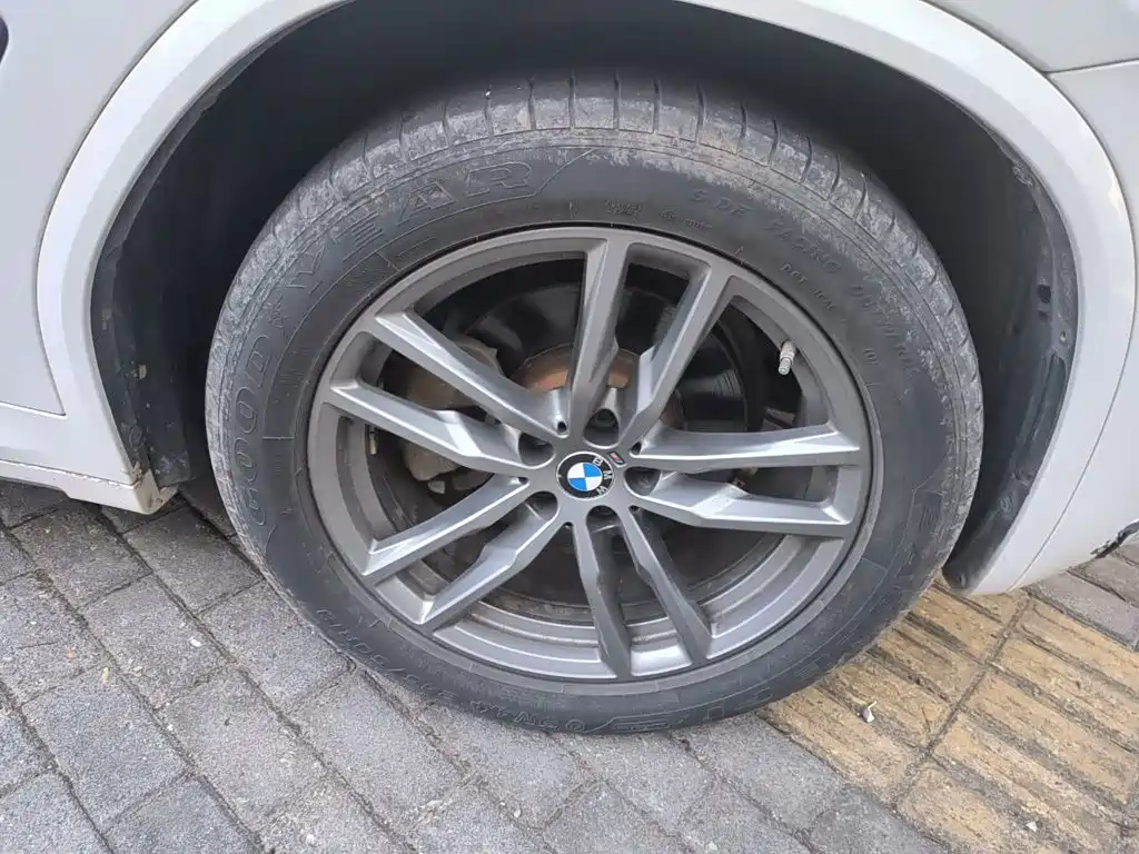 BMW X3 — миниатюра 8