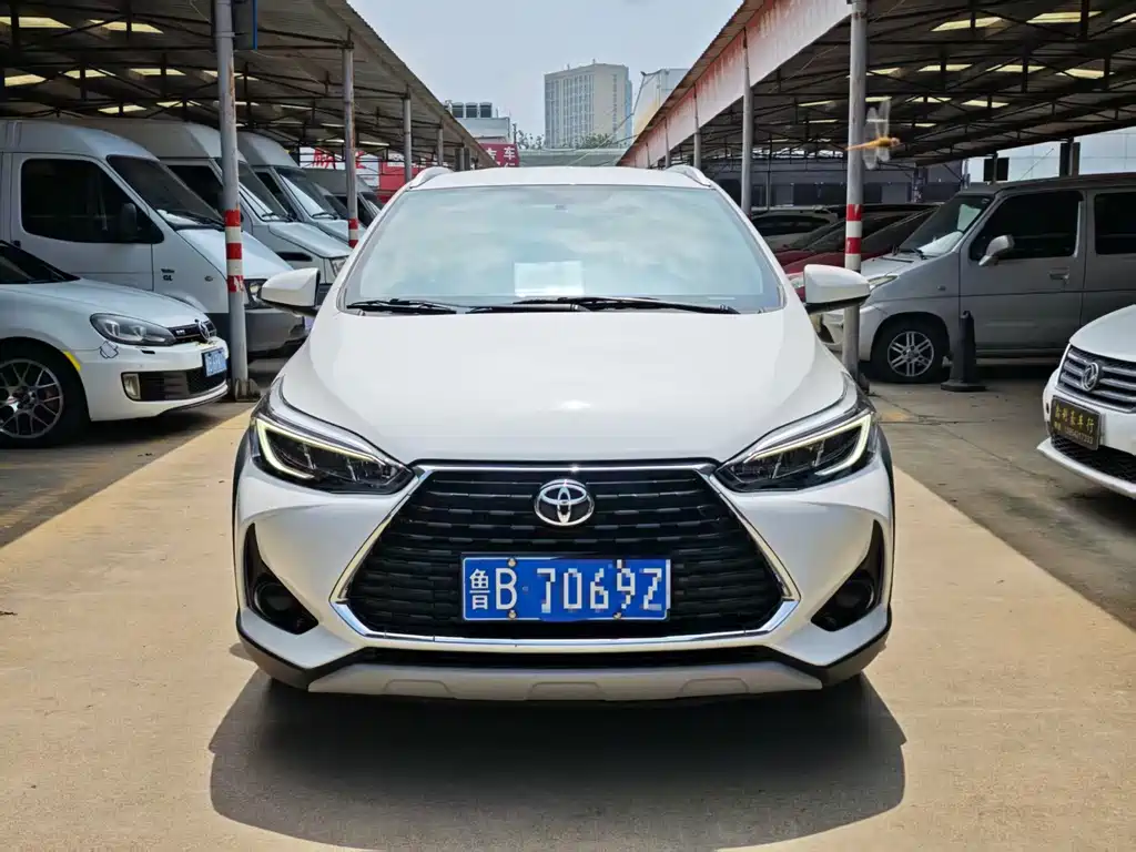 Toyota Yaris L — миниатюра 2