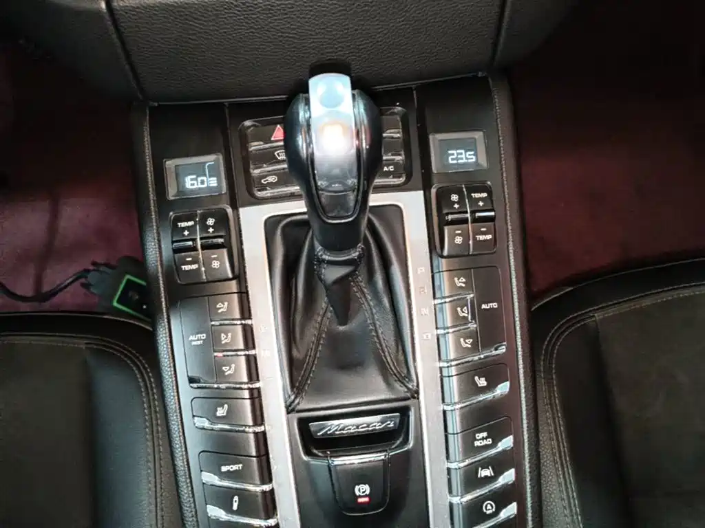 Porsche Macan — миниатюра 14