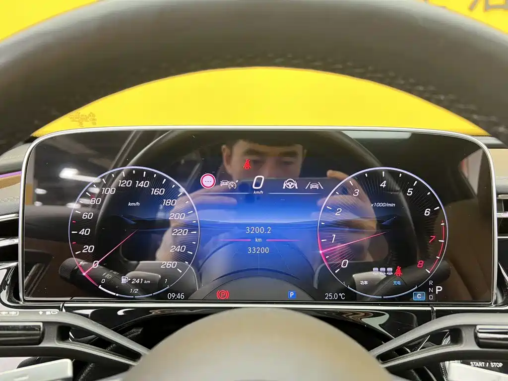 Mercedes-Benz E-Class — миниатюра 32