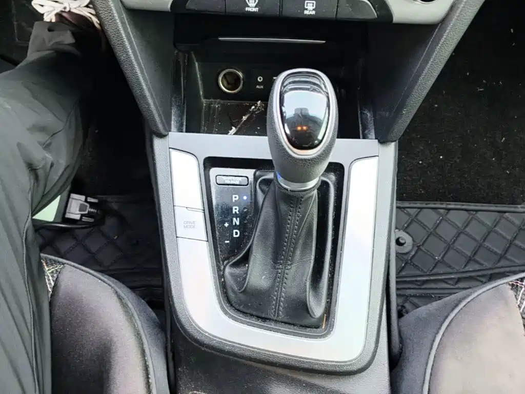 Hyundai Elantra — миниатюра 14