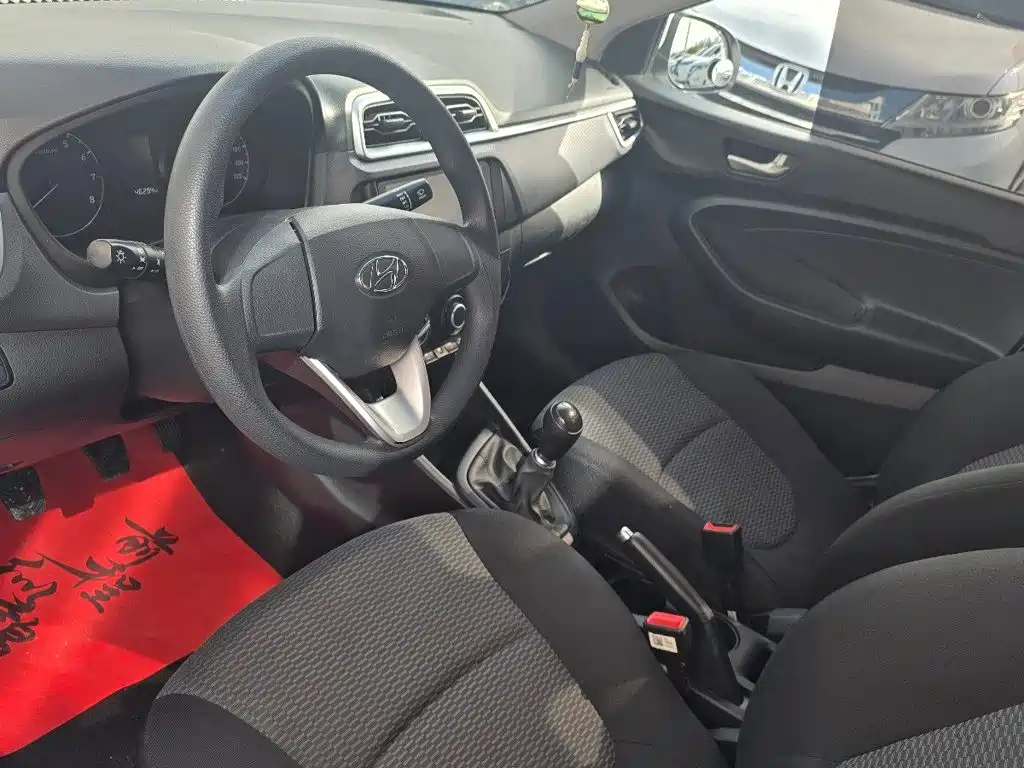 Hyundai Verna — миниатюра 4