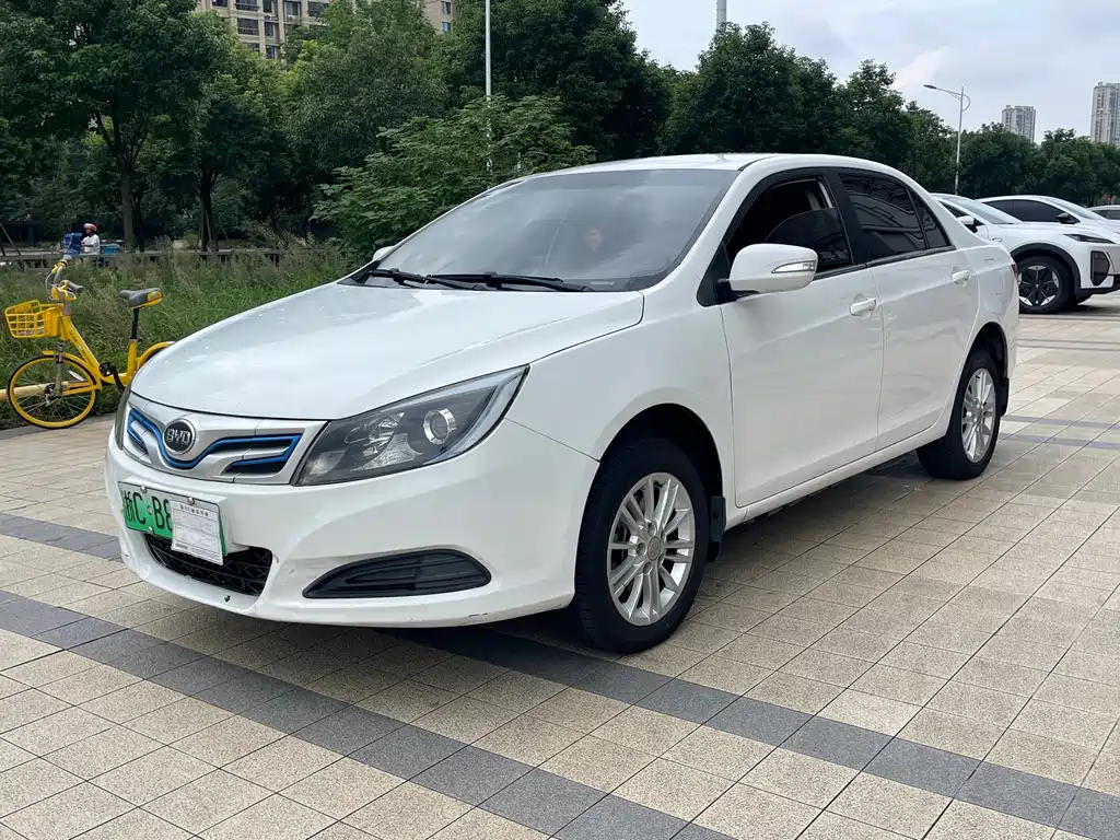 BYD e5