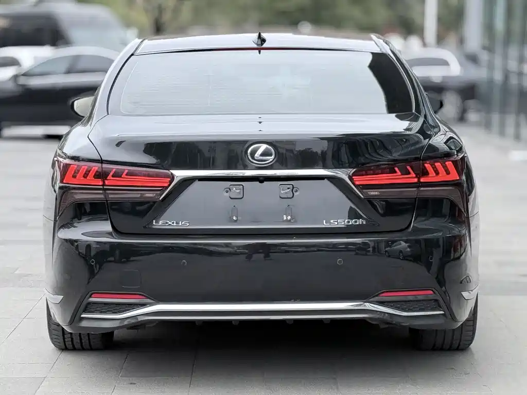 LEXUS LS