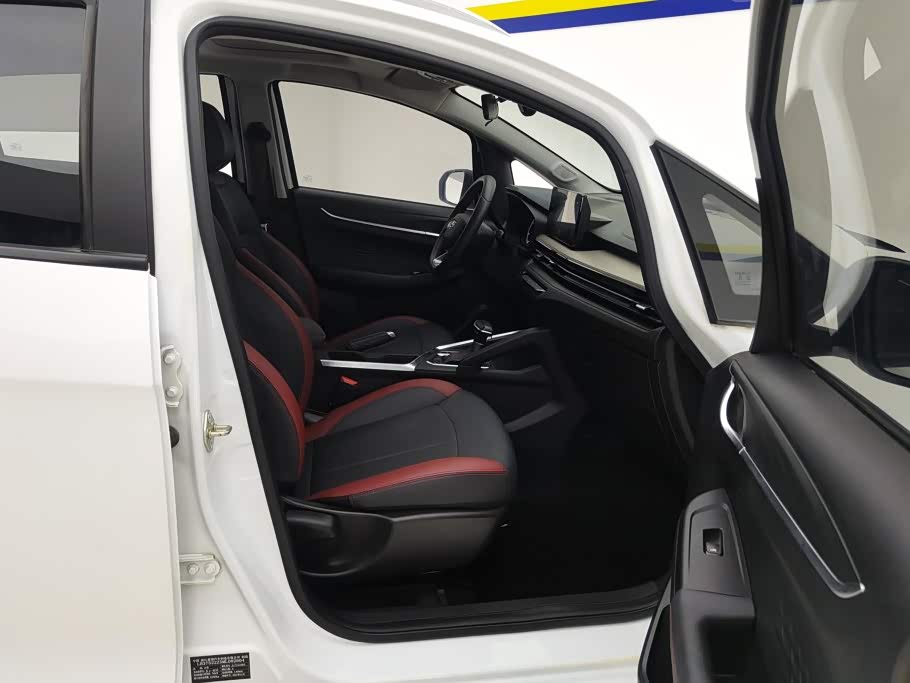 Geely Vision X3 1.5 л 2022 г. Белый, пробег 36700 км