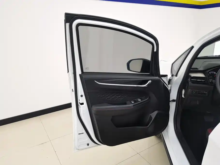 Geely Vision X3 — миниатюра 7