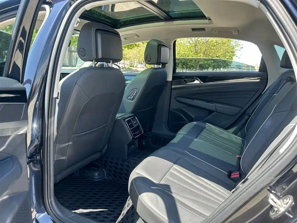Volkswagen Passat 2024 330TSI Elite