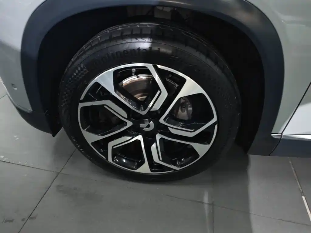 NIO ES8 — миниатюра 23