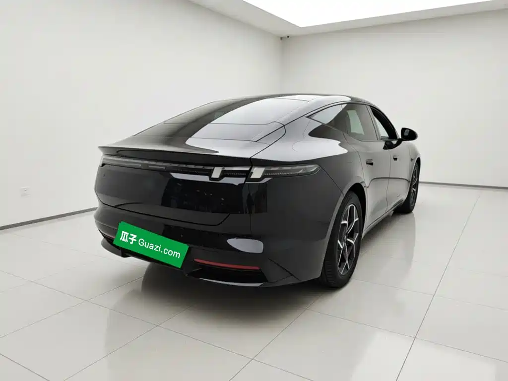Lynk & Co 10 — миниатюра 6