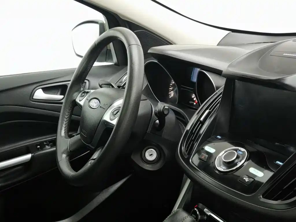 Ford Kuga — миниатюра 22