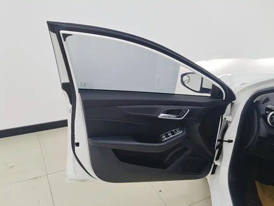 MG MG6 — миниатюра 7