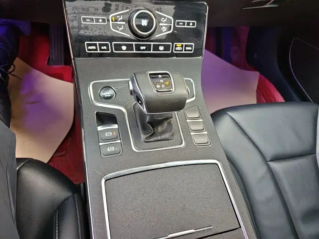 Hongqi Hongqi H5 — миниатюра 14