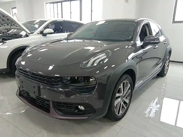 2021 Lynk & Co 02