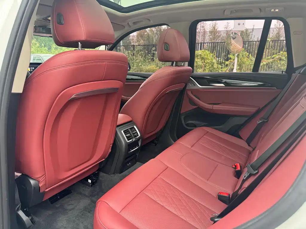 BMW iX3 — миниатюра 11