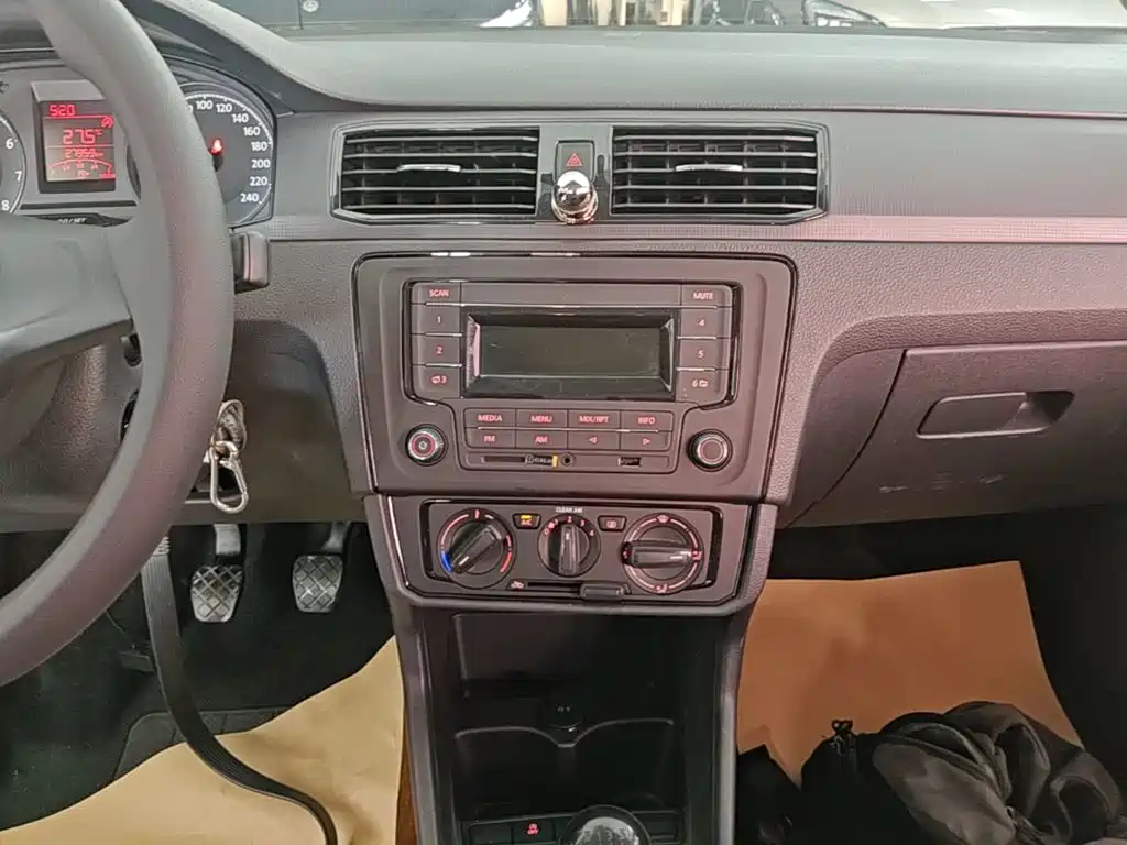Volkswagen Santana — миниатюра 13