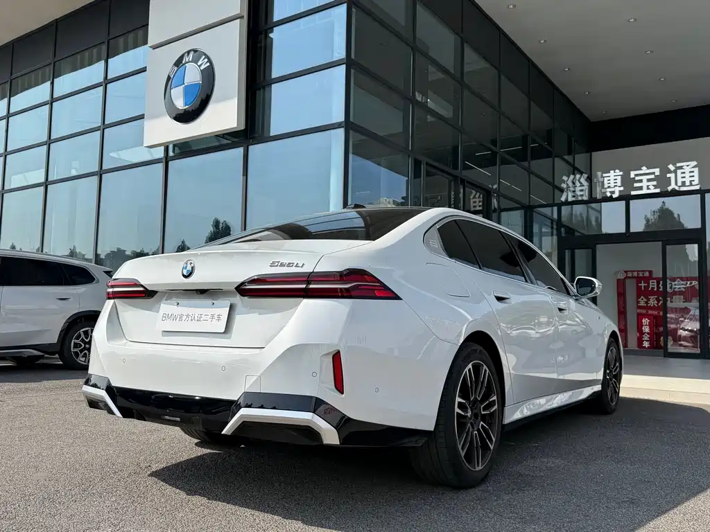 BMW 5 Series — миниатюра 14