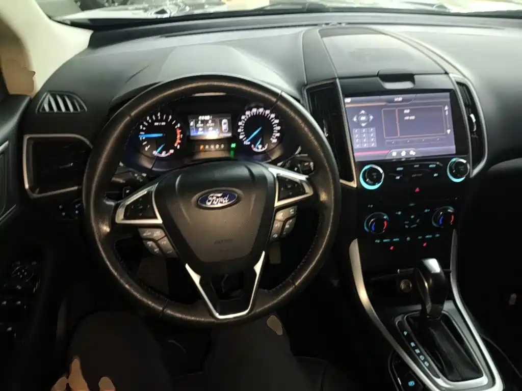 Ford Edge — миниатюра 10