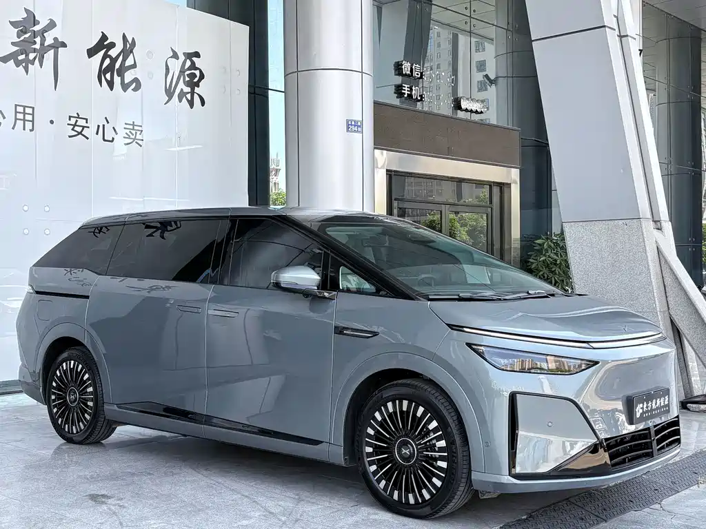XPeng X9 — миниатюра 3