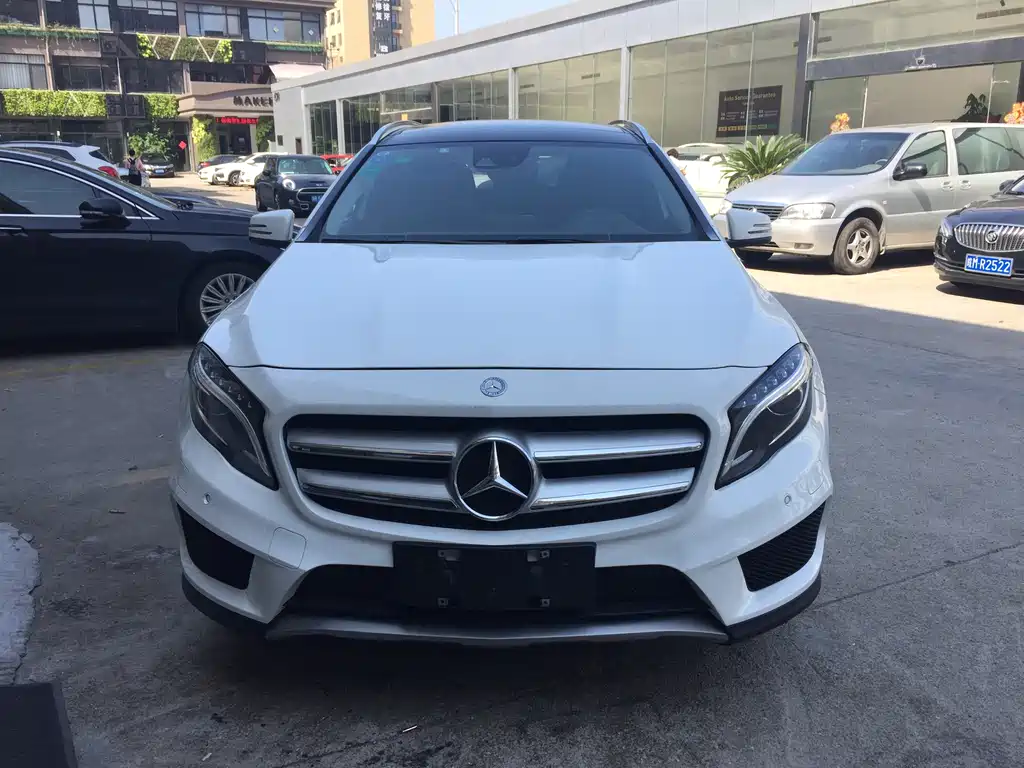 Mercedes-Benz GLA 2015 GLA 200 Fashion