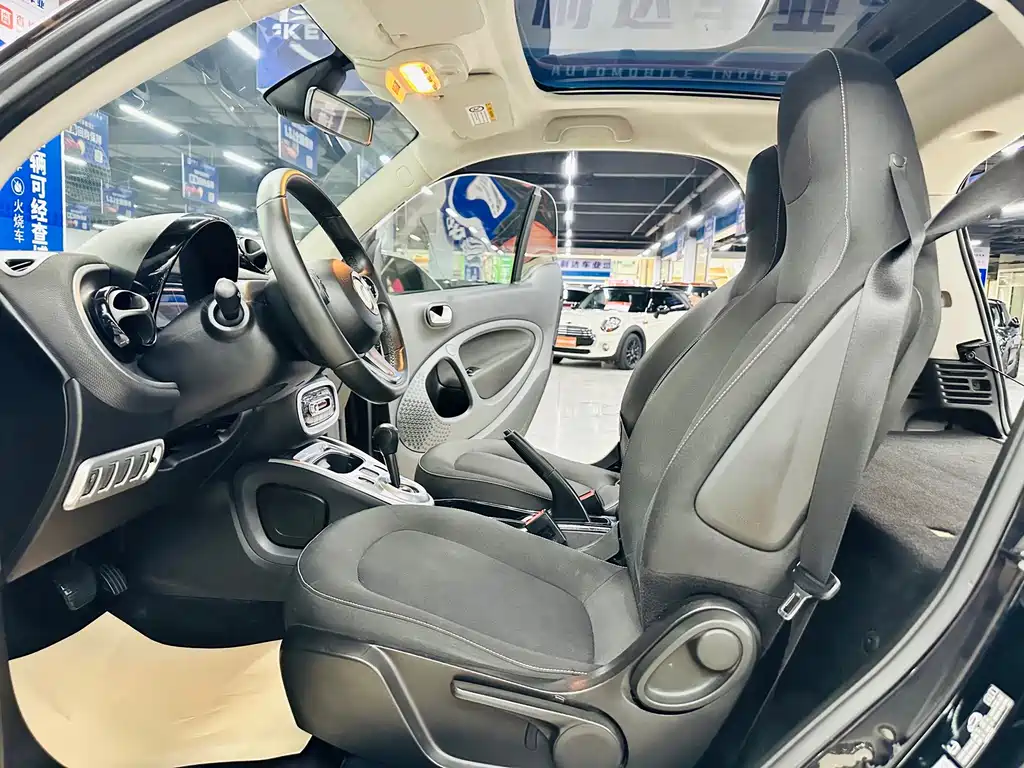 smart Smart Fortwo — миниатюра 28
