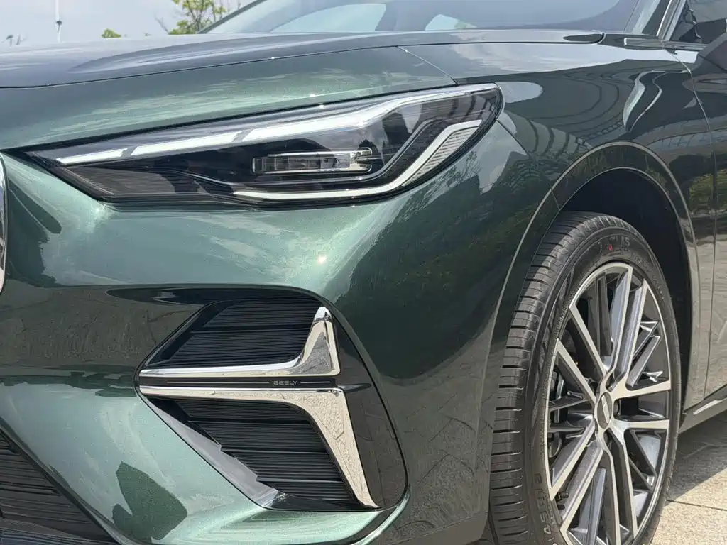 Geely Emgrand 2026 5 1.5T DCT Flagship
